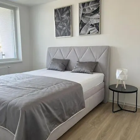 Centrum , 7 Minut Peso Do Centra * Košice